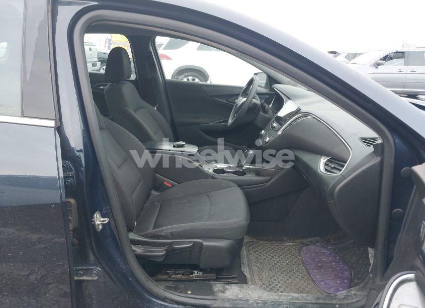 Photo 5 of 2016 Chevrolet Malibu 1LT (VIN 1G1ZE5ST2GF324788)