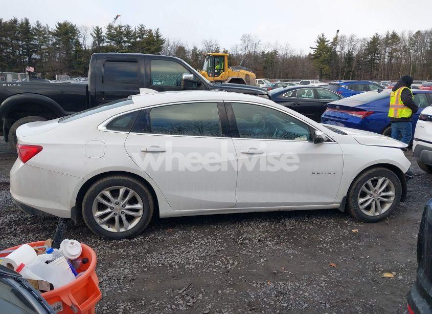 Photo 13 of 2016 Chevrolet Malibu 1LT (VIN 1G1ZE5ST2GF331384)