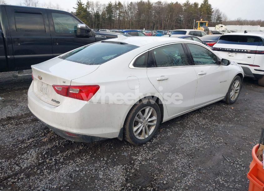 Photo 4 of 2016 Chevrolet Malibu 1LT (VIN 1G1ZE5ST2GF331384)