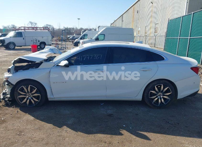 Photo 15 of 2016 Chevrolet Malibu 1LT (VIN 1G1ZE5ST2GF338237)