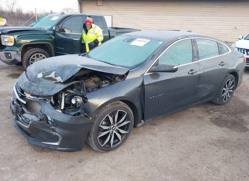 Photo 2 of 2016 Chevrolet Malibu 1LT (VIN 1G1ZE5ST2GF339162)