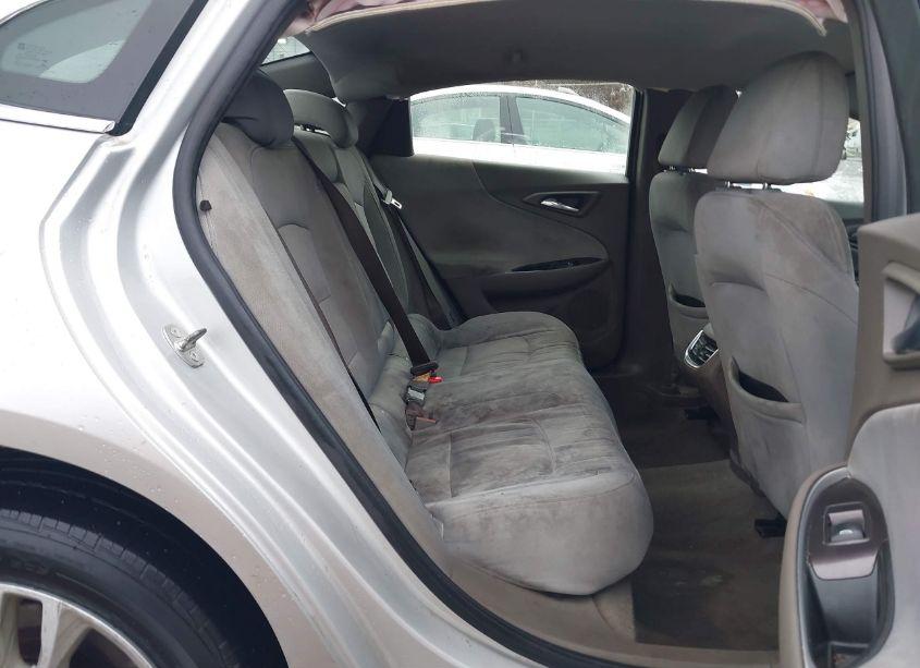 Photo 8 of 2016 Chevrolet Malibu 1LT (VIN 1G1ZE5ST2GF344961)