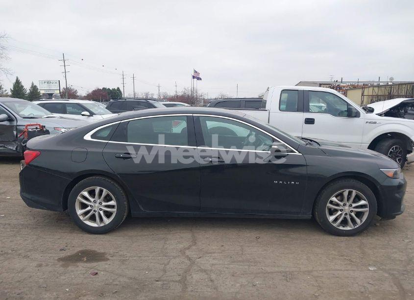 Photo 13 of 2017 Chevrolet Malibu 1LT (VIN 1G1ZE5ST2HF104004)