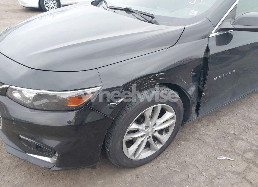 Photo 6 of 2017 Chevrolet Malibu 1LT (VIN 1G1ZE5ST2HF104004)