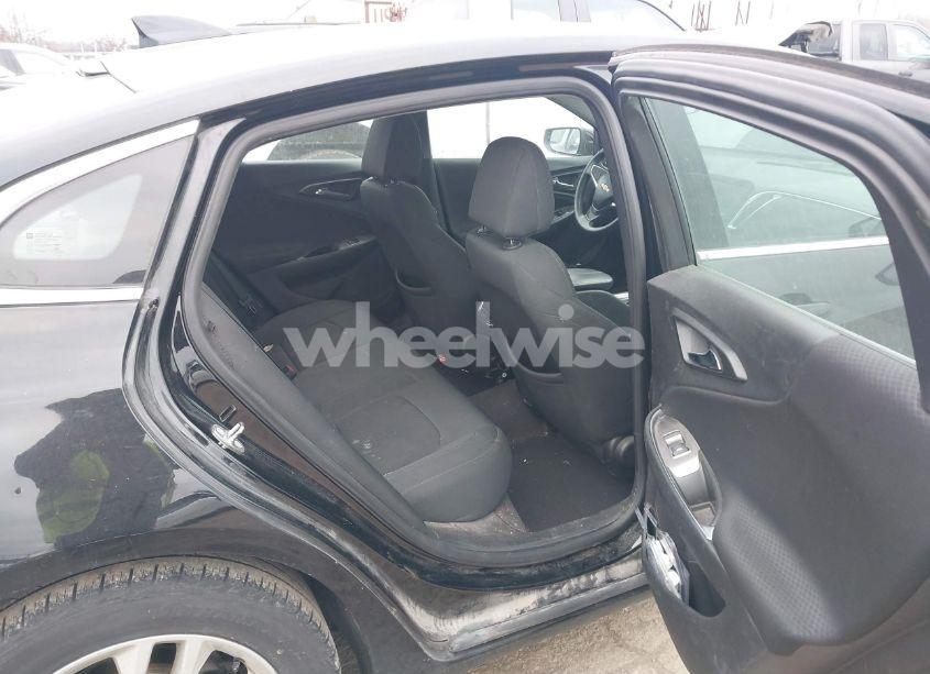 Photo 8 of 2017 Chevrolet Malibu 1LT (VIN 1G1ZE5ST2HF104004)