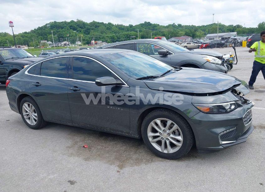 Photo 13 of 2017 Chevrolet Malibu 1LT (VIN 1G1ZE5ST2HF106951)