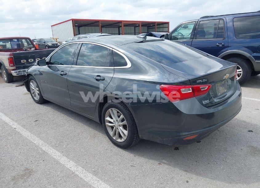 Photo 3 of 2017 Chevrolet Malibu 1LT (VIN 1G1ZE5ST2HF106951)