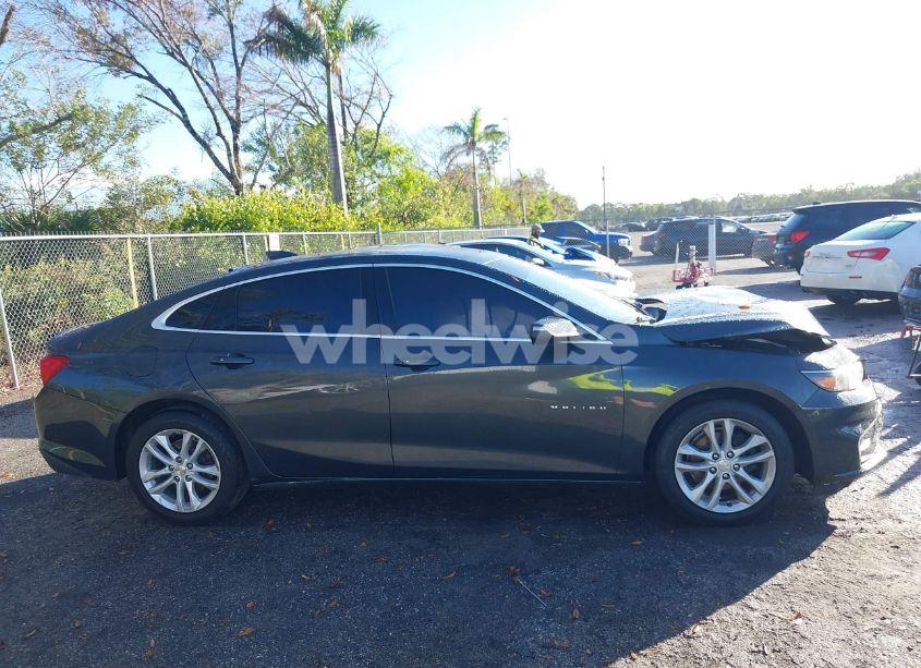 Photo 14 of 2017 Chevrolet Malibu 1LT (VIN 1G1ZE5ST2HF109946)