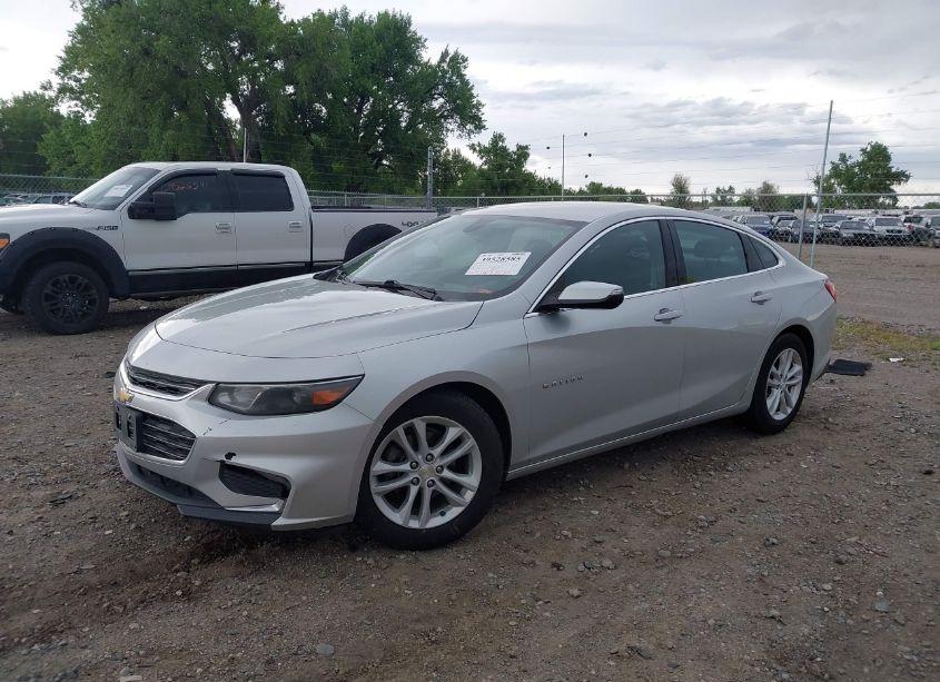 Photo 2 of 2017 Chevrolet Malibu 1LT (VIN 1G1ZE5ST2HF115889)