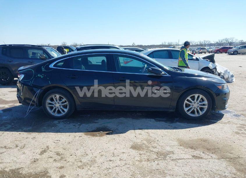 Photo 13 of 2017 Chevrolet Malibu 1LT (VIN 1G1ZE5ST2HF129159)