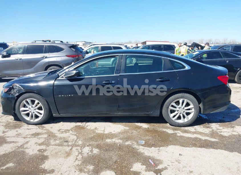 Photo 14 of 2017 Chevrolet Malibu 1LT (VIN 1G1ZE5ST2HF129159)