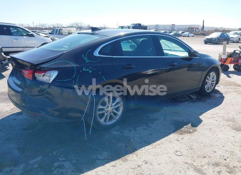Photo 4 of 2017 Chevrolet Malibu 1LT (VIN 1G1ZE5ST2HF129159)