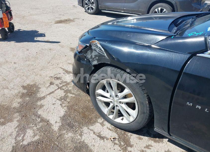 Photo 6 of 2017 Chevrolet Malibu 1LT (VIN 1G1ZE5ST2HF129159)