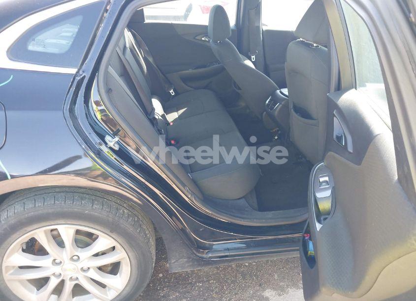 Photo 8 of 2017 Chevrolet Malibu 1LT (VIN 1G1ZE5ST2HF129159)