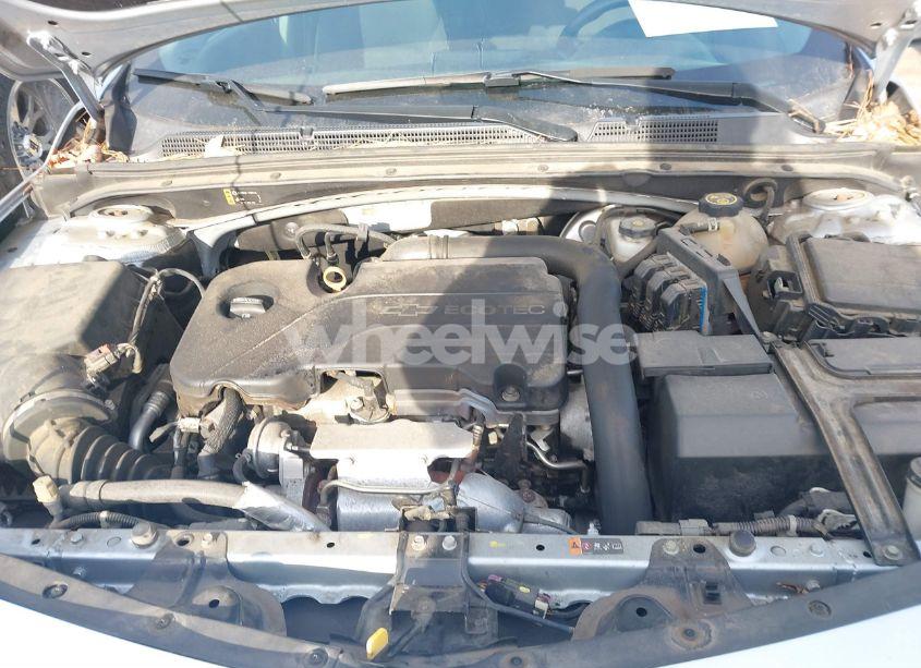 Photo 10 of 2017 Chevrolet Malibu 1LT (VIN 1G1ZE5ST2HF141991)