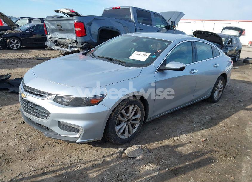 Photo 2 of 2017 Chevrolet Malibu 1LT (VIN 1G1ZE5ST2HF141991)