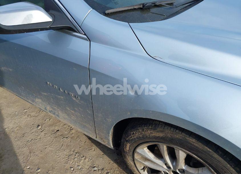 Photo 6 of 2017 Chevrolet Malibu 1LT (VIN 1G1ZE5ST2HF141991)