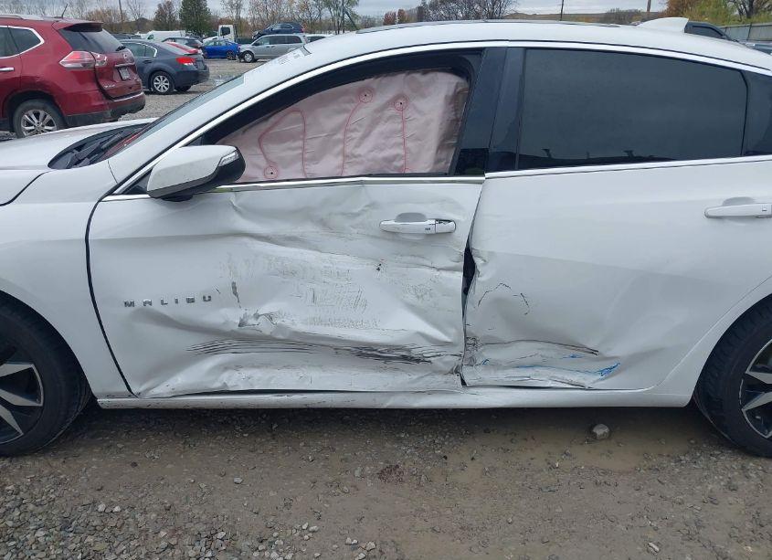 Photo 14 of 2017 Chevrolet Malibu 1LT (VIN 1G1ZE5ST2HF148309)