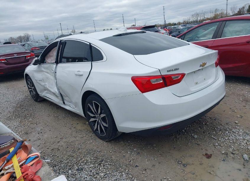 Photo 3 of 2017 Chevrolet Malibu 1LT (VIN 1G1ZE5ST2HF148309)