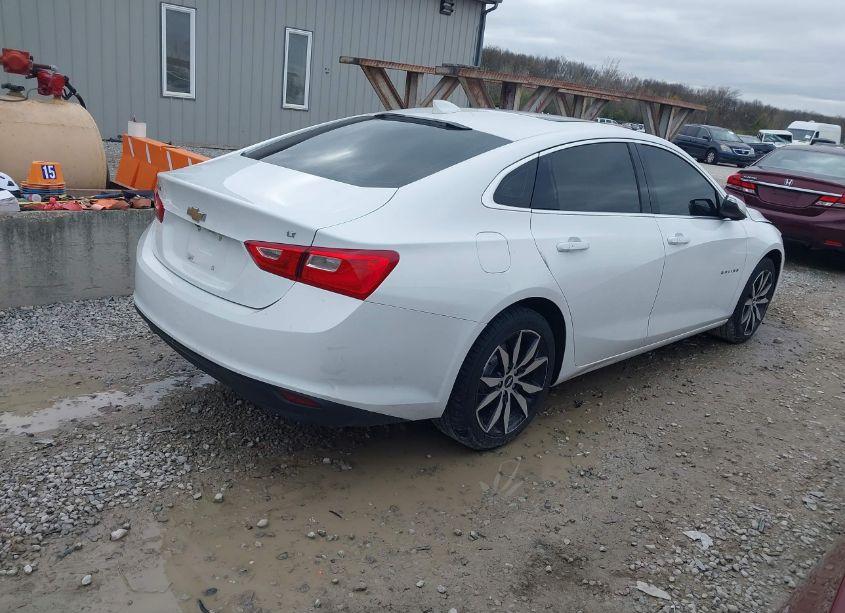 Photo 4 of 2017 Chevrolet Malibu 1LT (VIN 1G1ZE5ST2HF148309)
