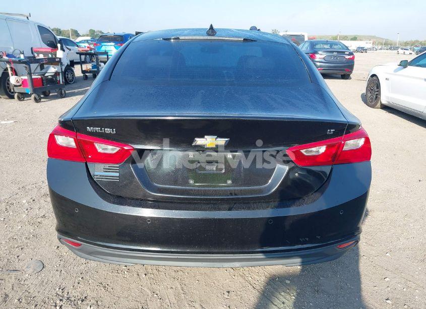 Photo 16 of 2017 Chevrolet Malibu 1LT (VIN 1G1ZE5ST2HF148892)