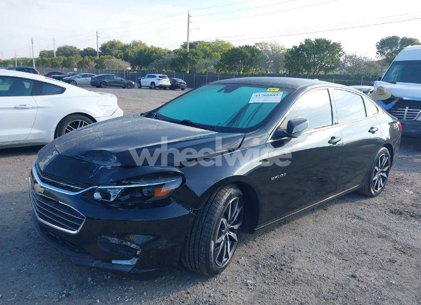 Photo 6 of 2017 Chevrolet Malibu 1LT (VIN 1G1ZE5ST2HF148892)