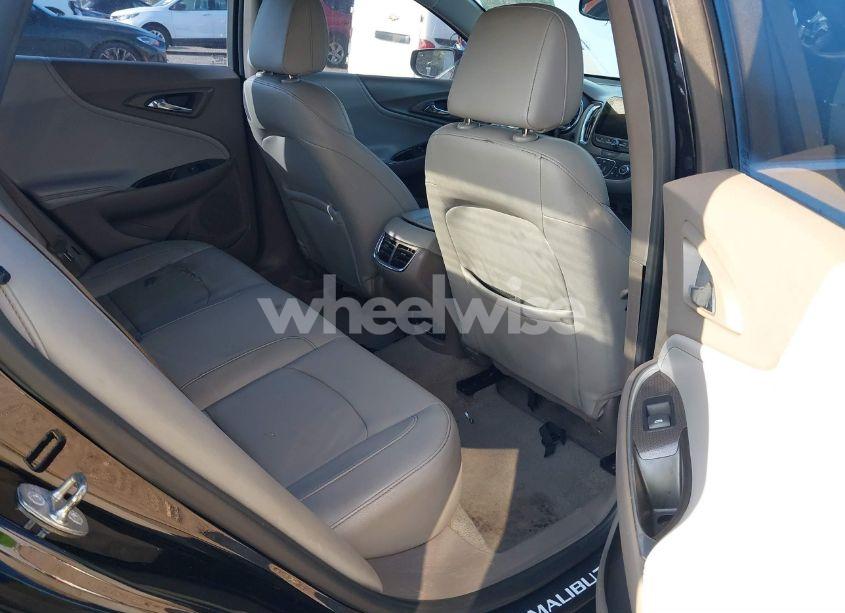 Photo 8 of 2017 Chevrolet Malibu 1LT (VIN 1G1ZE5ST2HF148892)