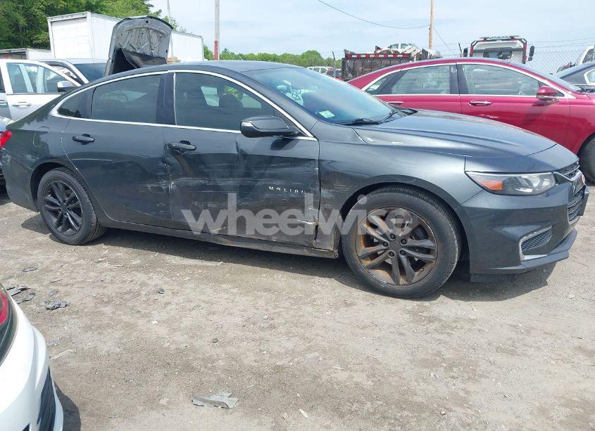 Photo 13 of 2017 Chevrolet Malibu 1LT (VIN 1G1ZE5ST2HF154238)