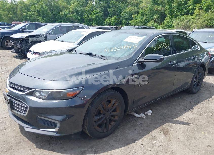 Photo 2 of 2017 Chevrolet Malibu 1LT (VIN 1G1ZE5ST2HF154238)