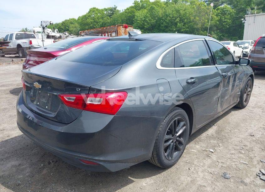 Photo 4 of 2017 Chevrolet Malibu 1LT (VIN 1G1ZE5ST2HF154238)