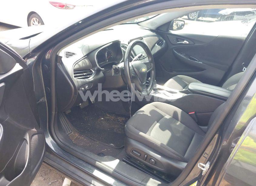 Photo 5 of 2017 Chevrolet Malibu 1LT (VIN 1G1ZE5ST2HF154238)