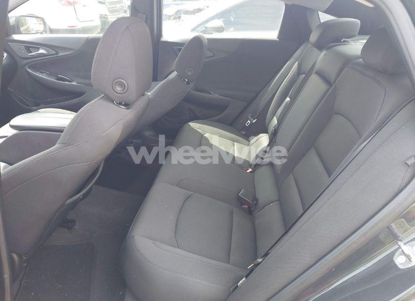 Photo 8 of 2017 Chevrolet Malibu 1LT (VIN 1G1ZE5ST2HF154238)