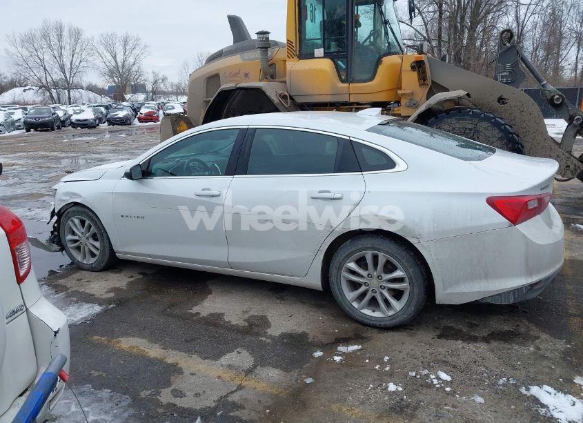 Photo 14 of 2017 Chevrolet Malibu 1LT (VIN 1G1ZE5ST2HF161822)