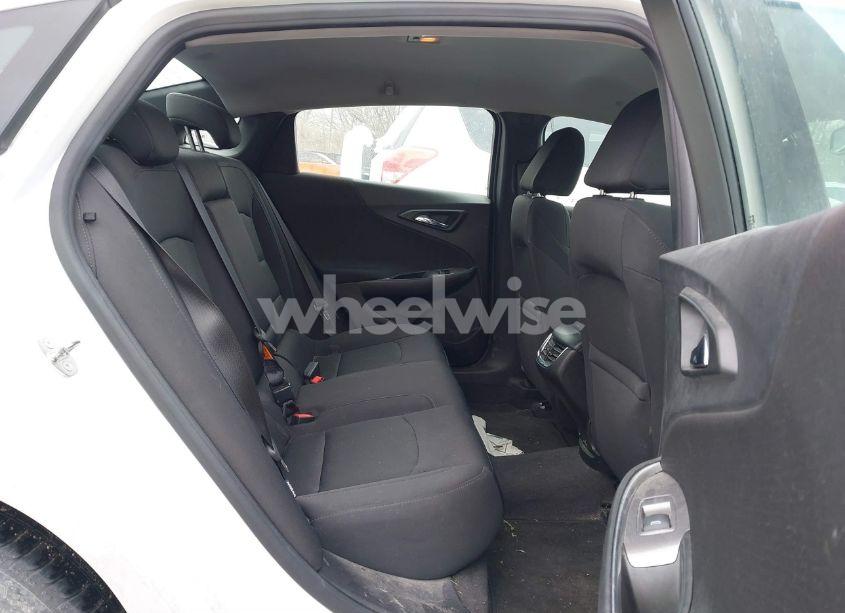 Photo 8 of 2017 Chevrolet Malibu 1LT (VIN 1G1ZE5ST2HF161822)