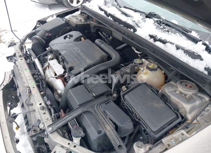 Photo 10 of 2017 Chevrolet Malibu 1LT (VIN 1G1ZE5ST2HF170746)