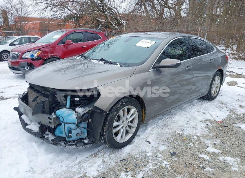 Photo 2 of 2017 Chevrolet Malibu 1LT (VIN 1G1ZE5ST2HF170746)