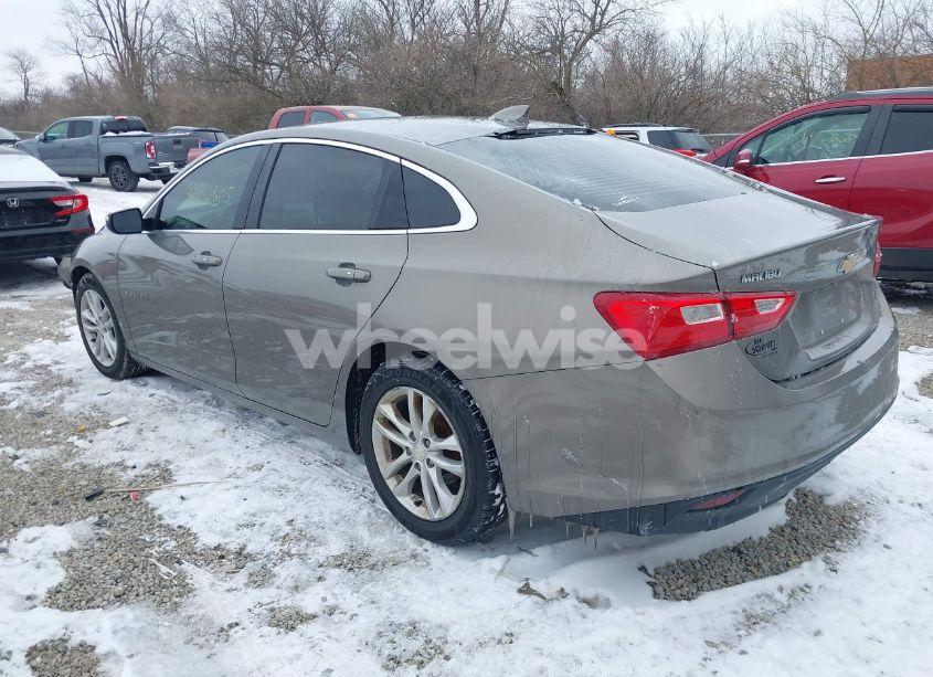 Photo 3 of 2017 Chevrolet Malibu 1LT (VIN 1G1ZE5ST2HF170746)