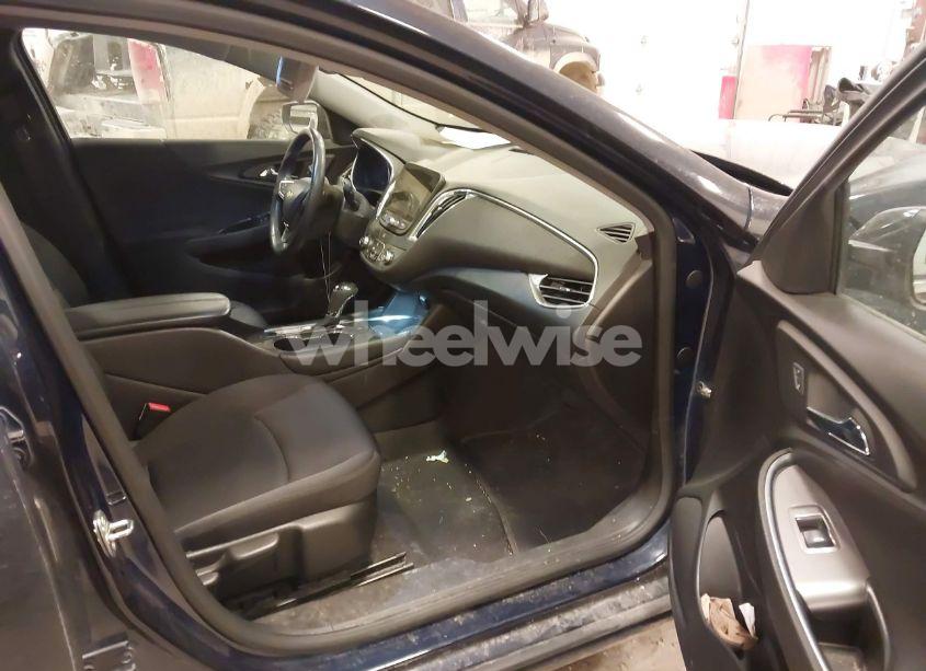 Photo 5 of 2017 Chevrolet Malibu 1LT (VIN 1G1ZE5ST2HF171234)