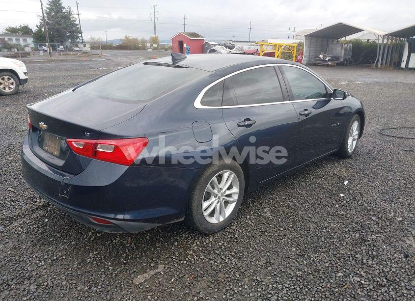 Photo 4 of 2017 Chevrolet Malibu 1LT (VIN 1G1ZE5ST2HF174702)
