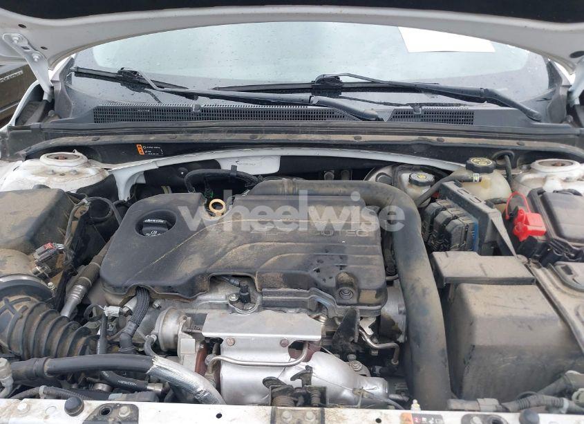 Photo 10 of 2017 Chevrolet Malibu 1LT (VIN 1G1ZE5ST2HF178541)