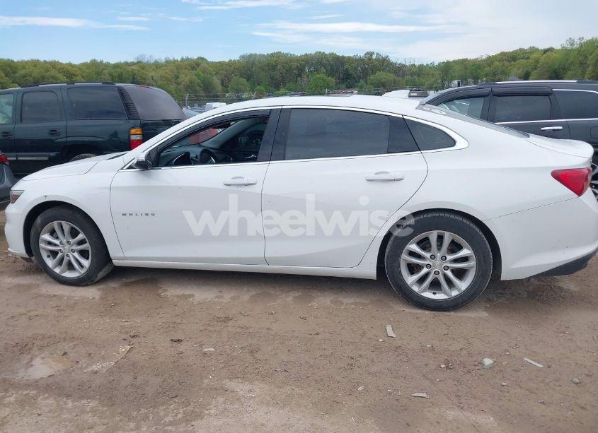 Photo 14 of 2017 Chevrolet Malibu 1LT (VIN 1G1ZE5ST2HF178541)