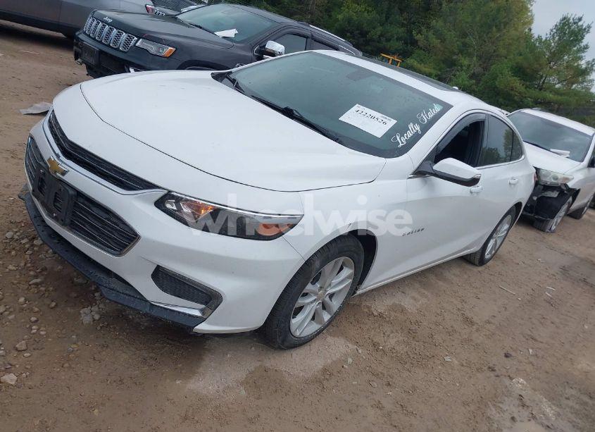 Photo 2 of 2017 Chevrolet Malibu 1LT (VIN 1G1ZE5ST2HF178541)