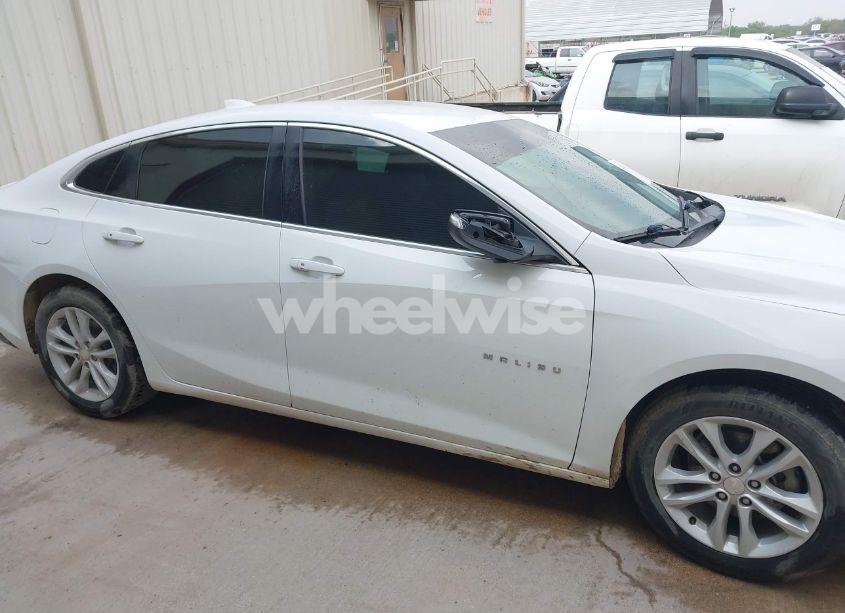 Photo 13 of 2017 Chevrolet Malibu 1LT (VIN 1G1ZE5ST2HF183223)