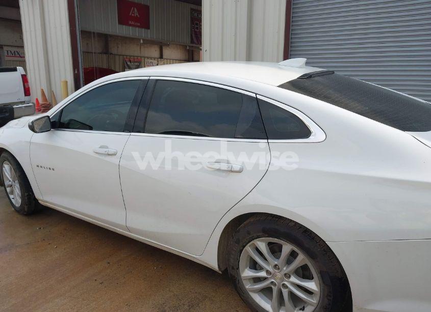 Photo 14 of 2017 Chevrolet Malibu 1LT (VIN 1G1ZE5ST2HF183223)