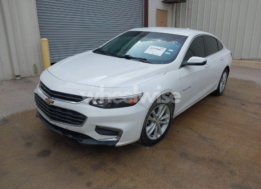 Photo 2 of 2017 Chevrolet Malibu 1LT (VIN 1G1ZE5ST2HF183223)