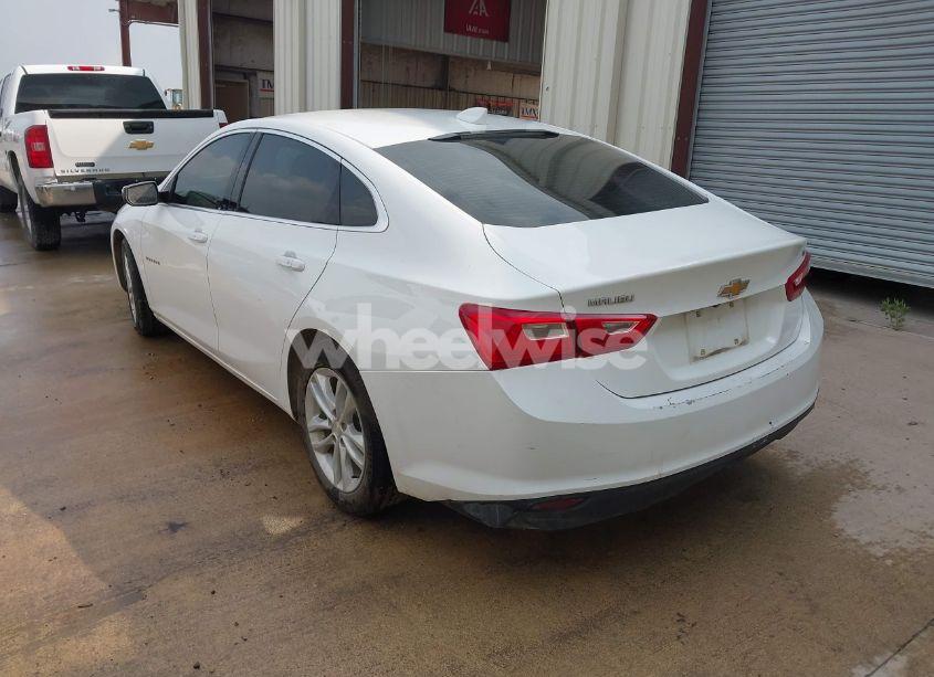 Photo 3 of 2017 Chevrolet Malibu 1LT (VIN 1G1ZE5ST2HF183223)