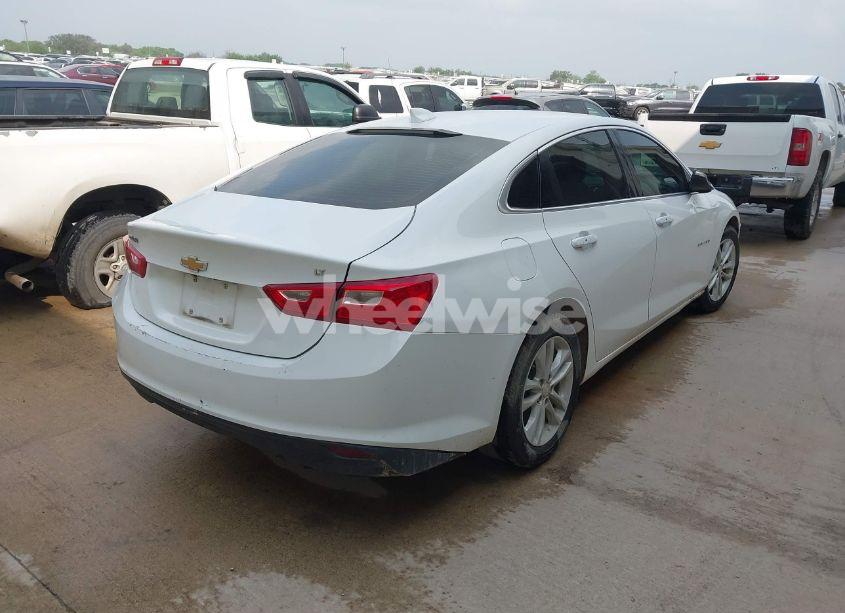 Photo 4 of 2017 Chevrolet Malibu 1LT (VIN 1G1ZE5ST2HF183223)