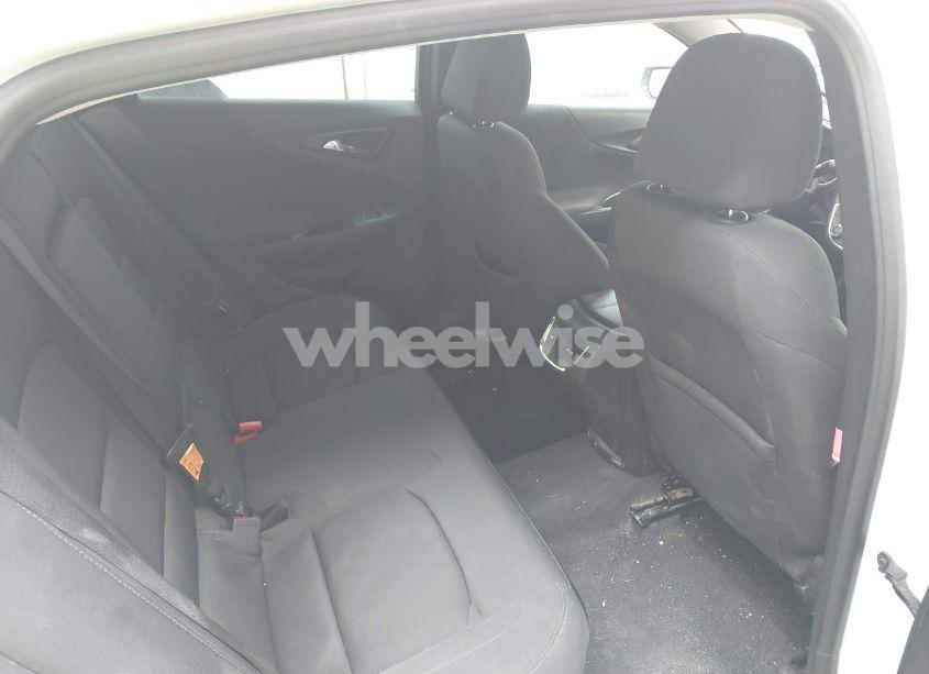 Photo 8 of 2017 Chevrolet Malibu 1LT (VIN 1G1ZE5ST2HF183223)