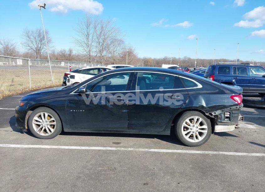 Photo 14 of 2017 Chevrolet Malibu 1LT (VIN 1G1ZE5ST2HF184971)