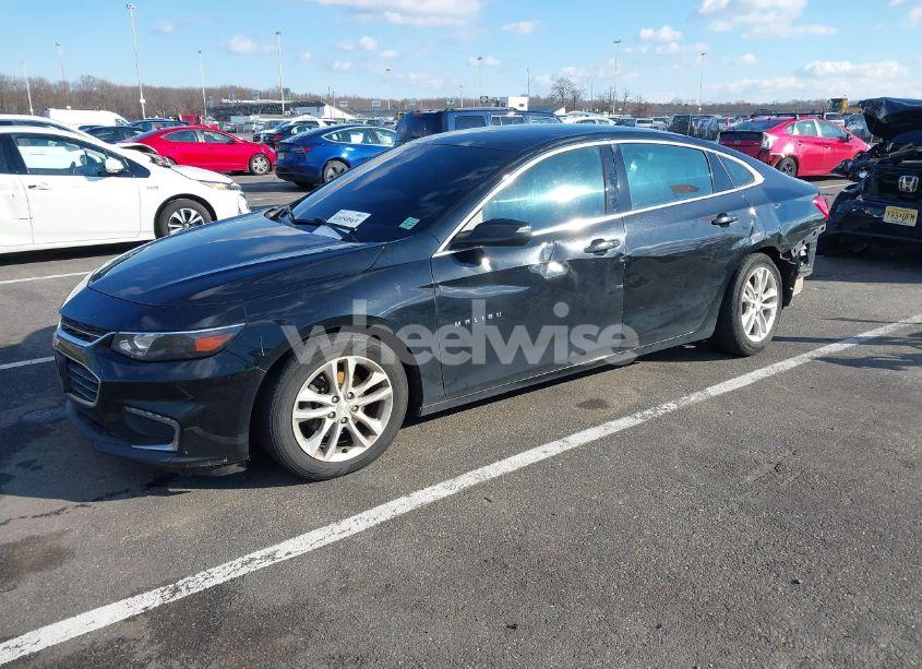 Photo 2 of 2017 Chevrolet Malibu 1LT (VIN 1G1ZE5ST2HF184971)